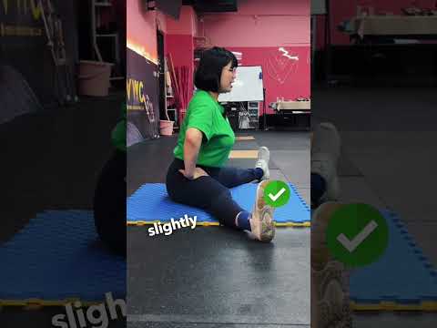 Thumbnail for Hip Stretching Like This? #mobility #weighlifting #hipmobility by Venus Gabby 