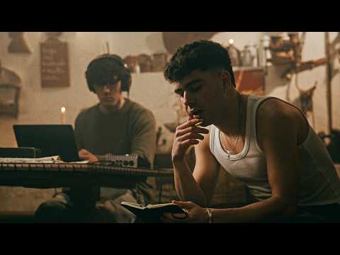 Thumbnail for Hazas, Txuso - GIRL (VIDEOCLIP OFICIAL) by Hazas