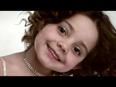 Thumbnail for Headway 5th edition PreIntermediate Unit01   Another country by English Editions