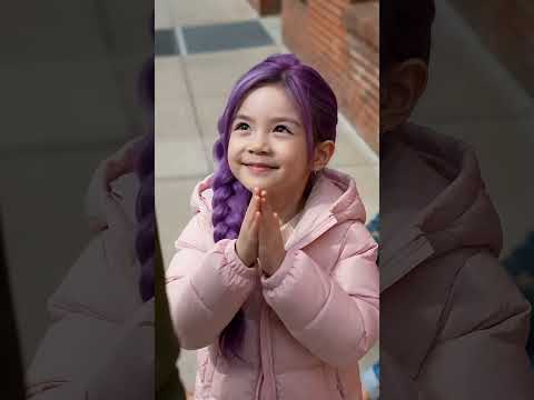 Thumbnail for Little Rumi asked her Daddy Jinu for a huge favor... 🥺❤️ (Faith in humanity restored) #shorts #kpop by AI Dreamworker