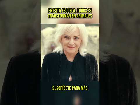 Thumbnail for 🦁 En esta escuela, todos se transforman en animales #shorts by Cine Rush