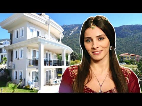 Thumbnail for Как живёт Нур Феттахоглу (Nur Fettahoğlu) и сколько она зарабатывает by Mood Camp