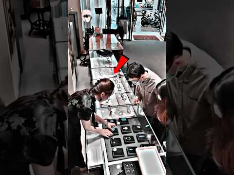 Thumbnail for ذكاء هذه البائعة جعل السـ ارق في حيرة 😨 by Algerian People 