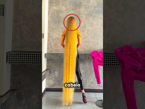 Thumbnail for O Cabelo Dela é IMENSO! #curiosidades #incrivel by Kxorro Doido