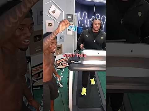 Thumbnail for Kai Cenat scams Fanum out of some fruit snacks by Stream Cuts