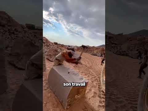 Thumbnail for Regardez L'ingéniosité De Cet Ouvrier by Bleu