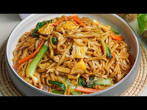 Thumbnail for ကြက်ဥဂျုံခေါက်ဆွဲကြော် အလွယ်ကြော်နည်းလေး…👩🏻‍🍳😋 by AYE MYAT PHYO