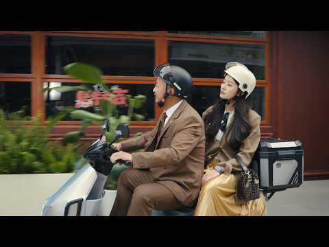 Thumbnail for 【新】陈翔六点半：宝宝心里苦，但宝宝说不出The baby feels miserable, but can't express it. by 陈翔六点半