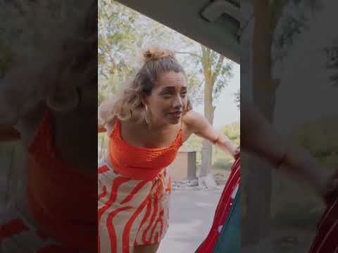 Thumbnail for Melike İn Doğan'ın Üstünden 😂 - Kısmet #shorts by Kısmet