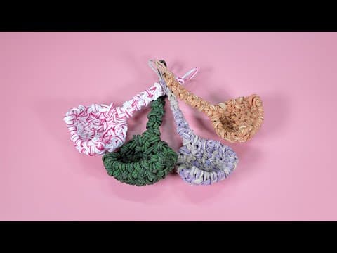 Thumbnail for [ENG SUB]한국 전통 복조리 만들기 - 양말목공예 / Making korea traditional bokjori (DIY) / Finger Knitting by PccKH