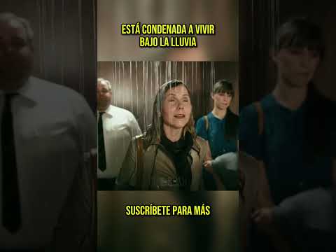 Thumbnail for 😨 Está condenada a vivir bajo la lluvia #shorts by Cine Rush